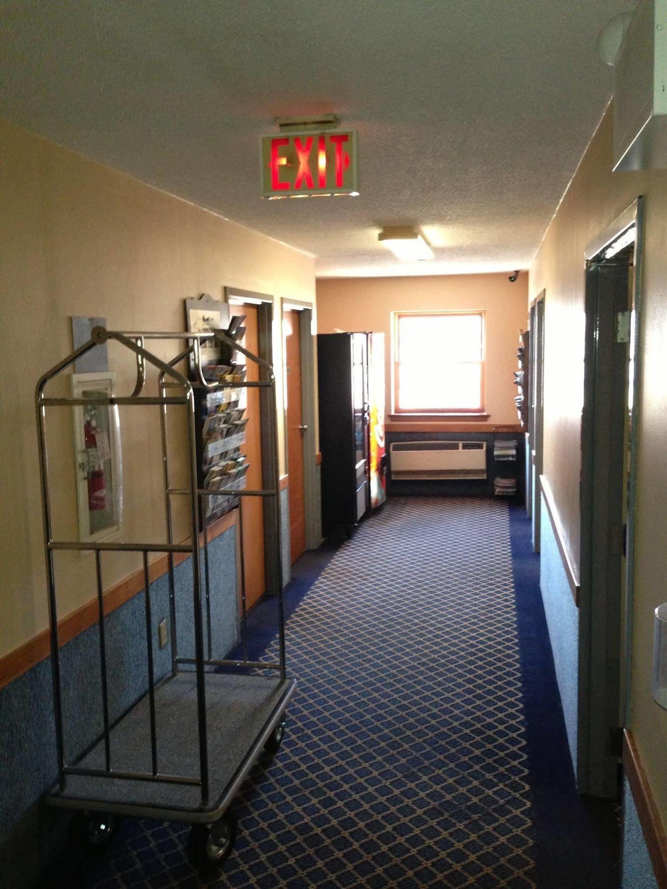 Budget Host Inn 2*